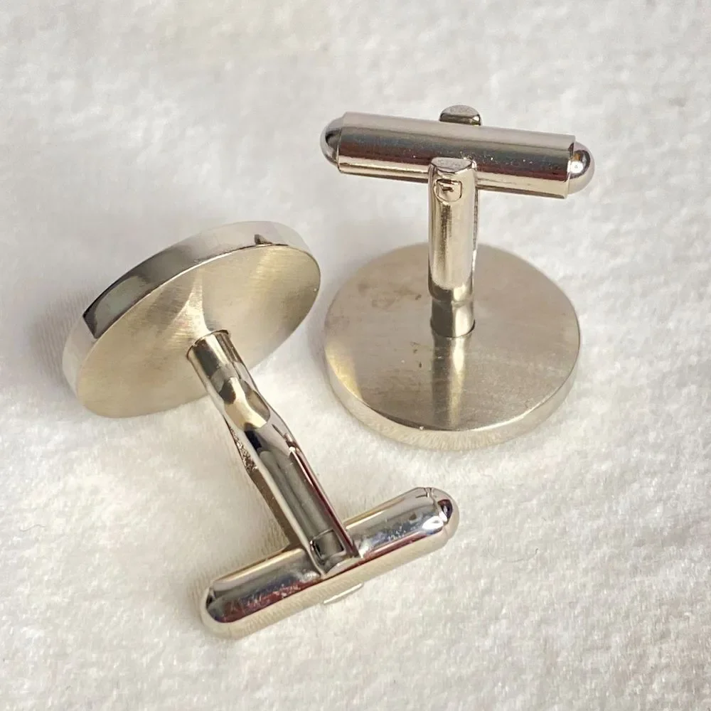 💎Round Cufflinks Black Enamel On Silver Tone Metal Flowery Geo Abstract Design